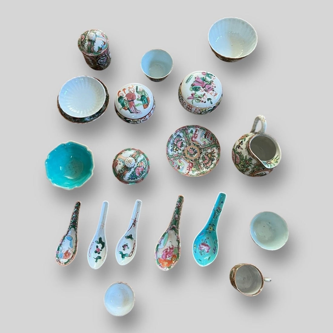 Lot of 18 Chinese Floral Porcelain Pcs (1 of 14)