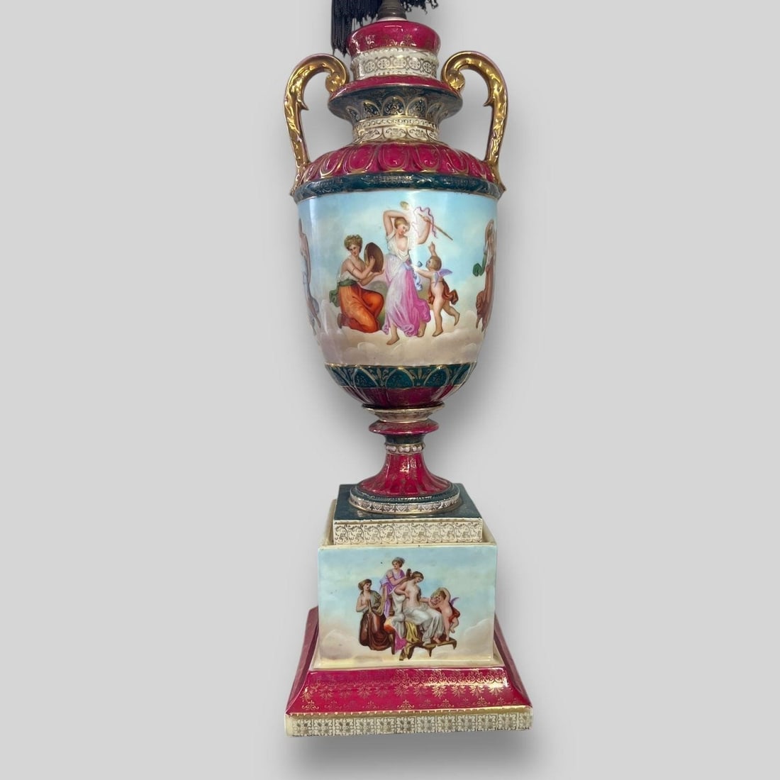 Royal Vienna Porcelain Hand Painted Urn Lamp Auction