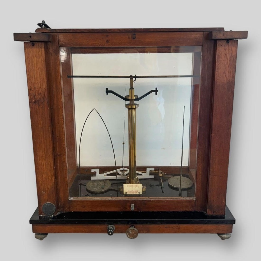 Voland & Sons Balance Beam Jewelry Scale: Antique Voland And Sons Balance Beam Scale. 1912 New Rochelle New York. Pat. Oct. 15. 1912. Dimensions (in): 17.25 x 16.50 x 9.50