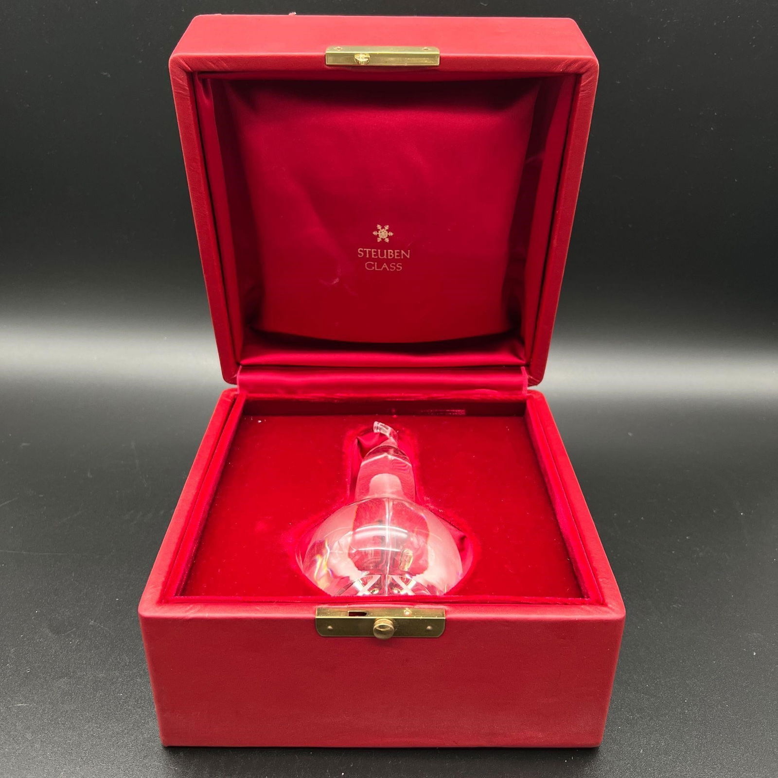 Steuben Crystal Pear Jade Seeds Glass Paperweight (1 of 12)