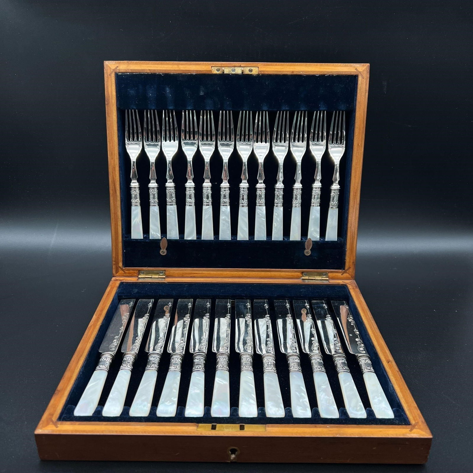24 Pcs Silverware Dessert Set Original Wooden Box (1 of 10)