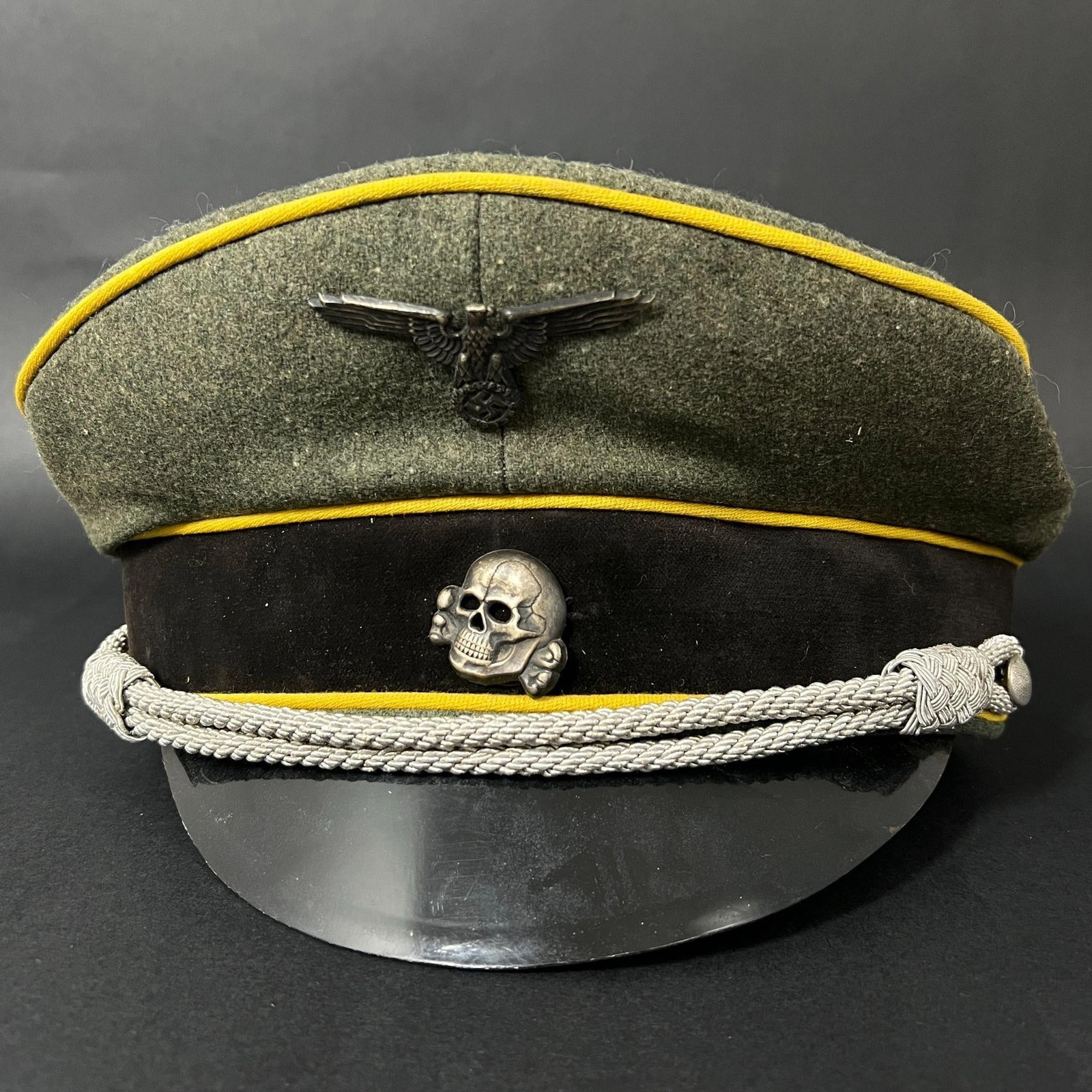WW2 German Waffen SS Beste Qualitat #58 Cap: WW2 German Waffen SS Beste Qualitat #58 Cap . Marked Beste Qualitat on the inside of the hat. WW2 era. With a 'Death's Head' or Totenkopf. Size: 58.