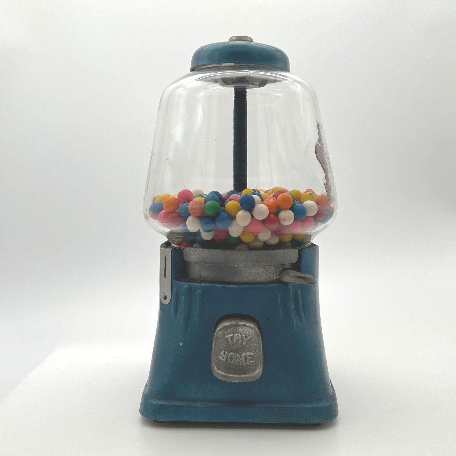 Vintage 1 Cent Gumball Vendor Machine (1 of 7)