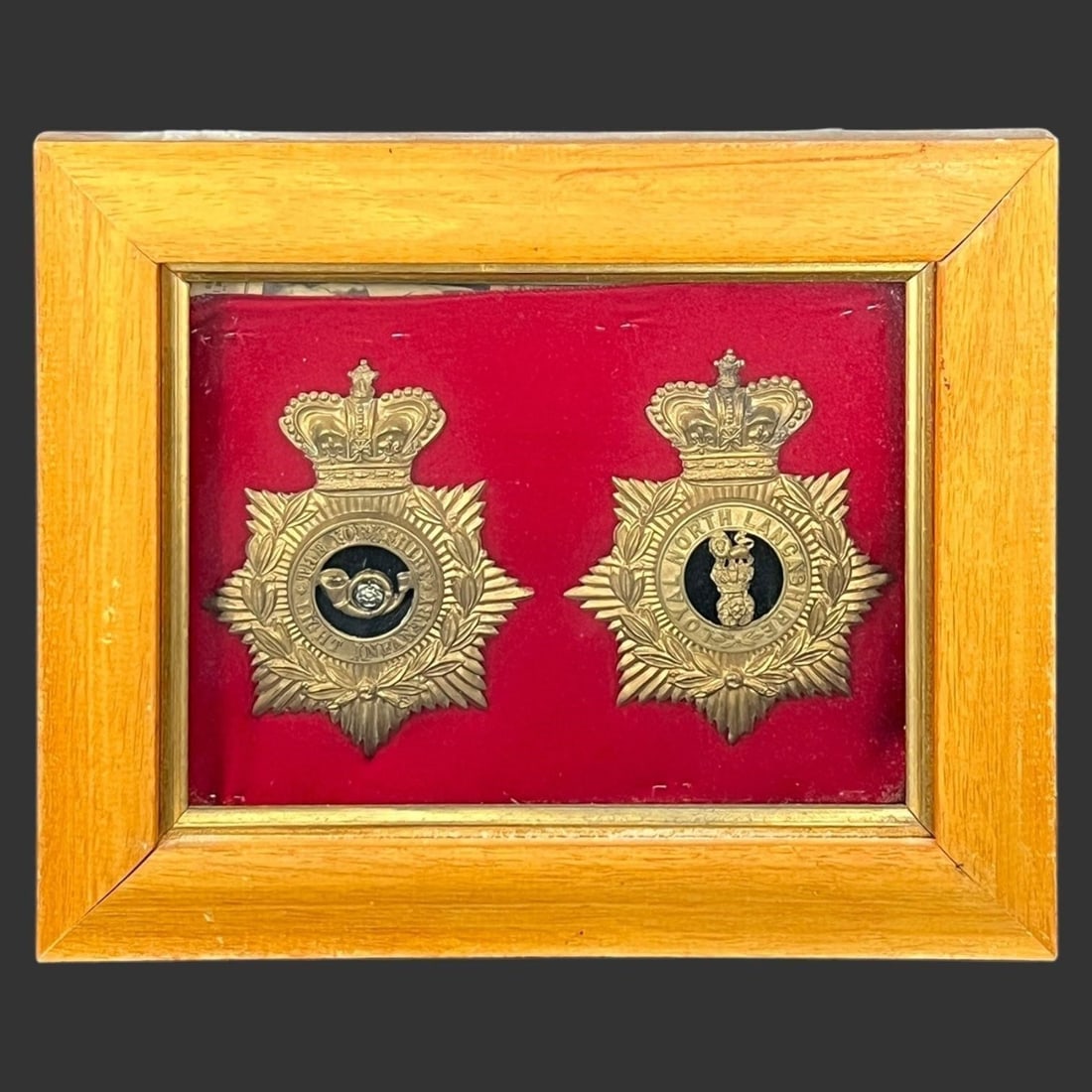 Lot of 2 Framed British Military Cap Hat Badges (1 of 3)