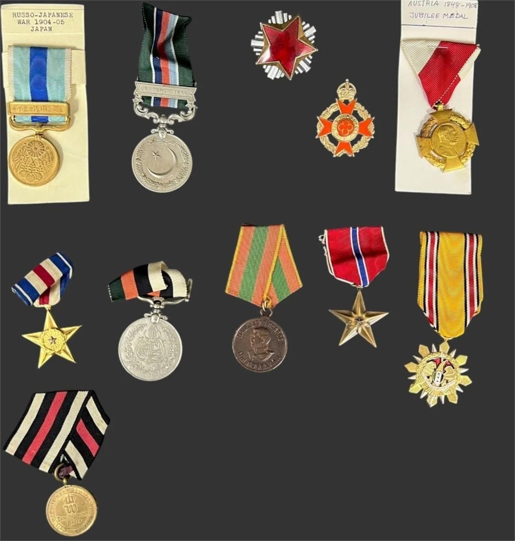 Lot of 11 Mixed Middle East Europe War Medals (1 of 6)