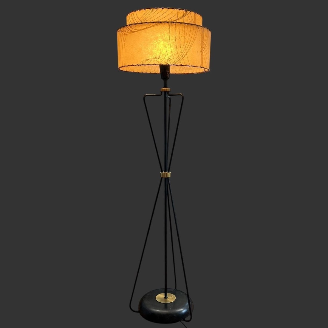 1950's MCM Mid Century Modern Atomic Hairpin Lamp: 1950's MCM Mid Century Modern Atomic Hairpin Lamp. This lamp is in working condition. The shade is made of fiberglass. Approximate Lamp dimensions Without Shade (in): 54.5 x 13 x 13.. Buyer pays shipp
