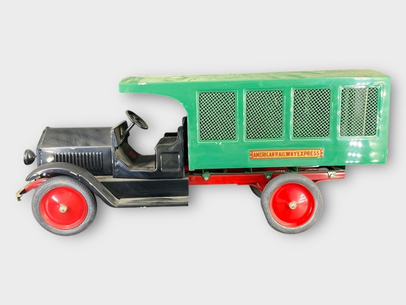 Sturditoy 564 American Railway Express Truck (1 of 6)