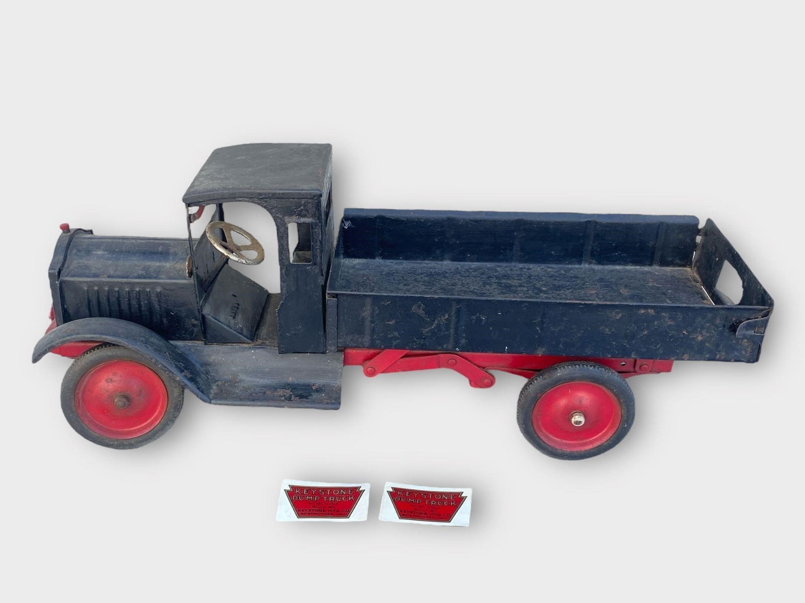 Keystone Packard Pressed Steel Toy Dump Truck (1 of 7)