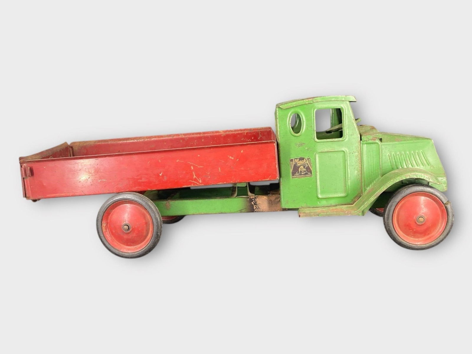 Mack Steelcraft Pressed Steel Dump Truck (1 of 6)