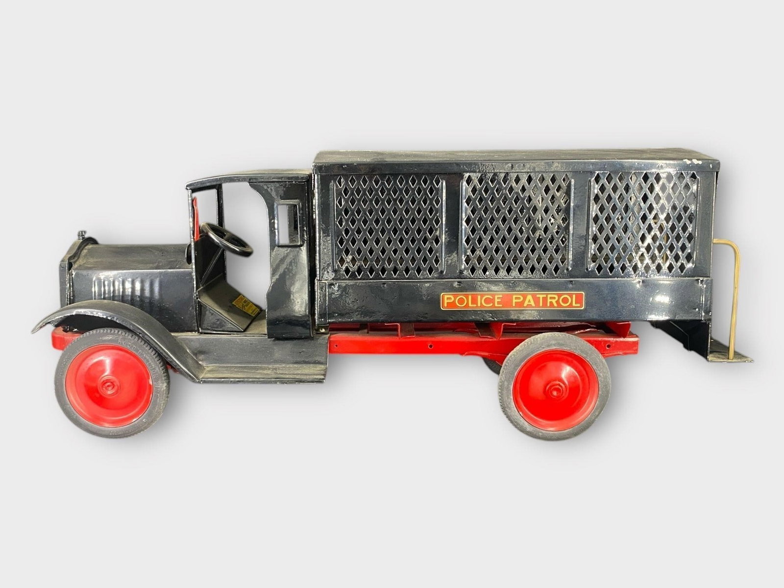 Keystone Packard Police Patrol Black Steel Truck: Keystone Packard Police Patrol Black Steel Truck . Approx. Dimensions (in): 28 x 10.75 x 8