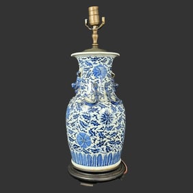 Chinese Blue & White Porcelain Table Vase Lamp