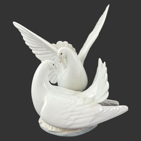 Lladro Spain 'Love Nest' Bird Porcelain Figurine