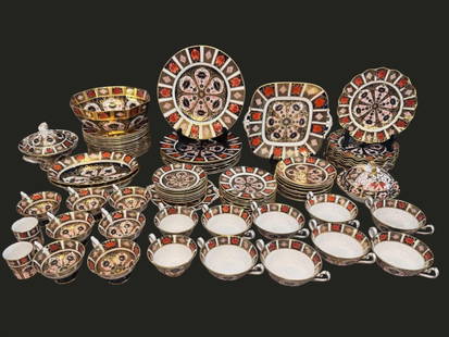 Royal Crown Derby 1128 Old Imari China Dinner Set: Royal Crown Derby 1128 Old Imari China Dinner Set. "Old Imari" design, pattern #1128, one of the brand's most iconic and