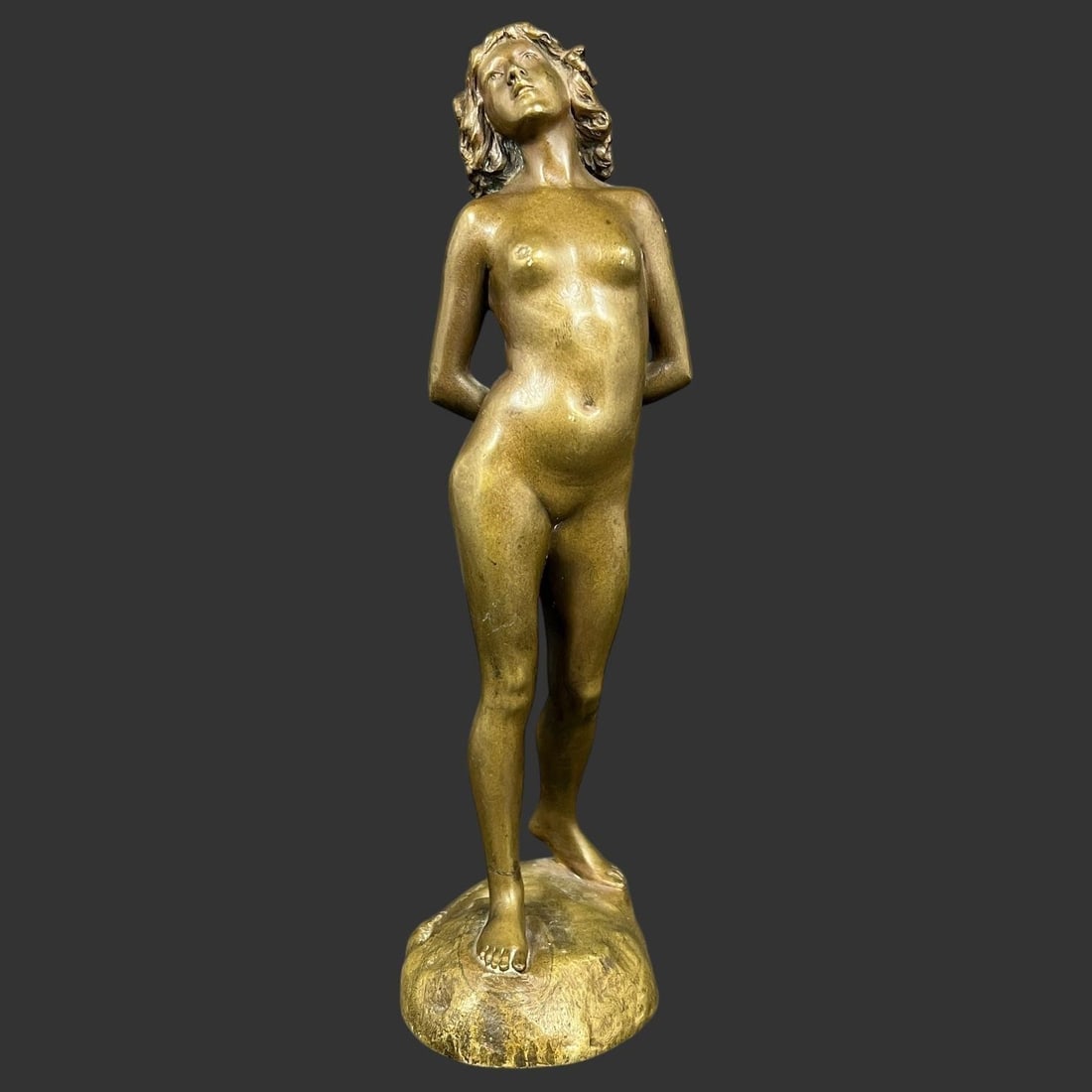 After Ernst Seger (1868-1939) "Chastity" Bronze: After Ernst Seger (1868-1939) "Chastity" Bronze. Also known as "Stehender Frauenakt" (Standing Female Nude), this Art Nouveau-style piece from the early 20th century depicts a standing nude female fig
