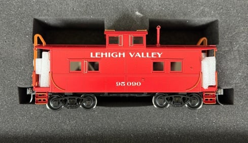 Overland Models, Inc. LV Steel Caboose Train