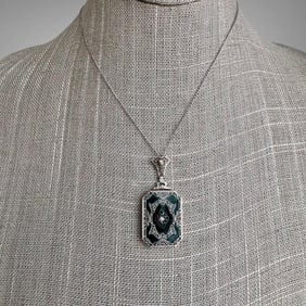 Art Deco 14K Gold Chalcedony Pendant Necklace