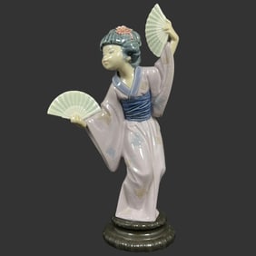 Lladro Spain 'Madame Butterfly' Porcelain Figurine