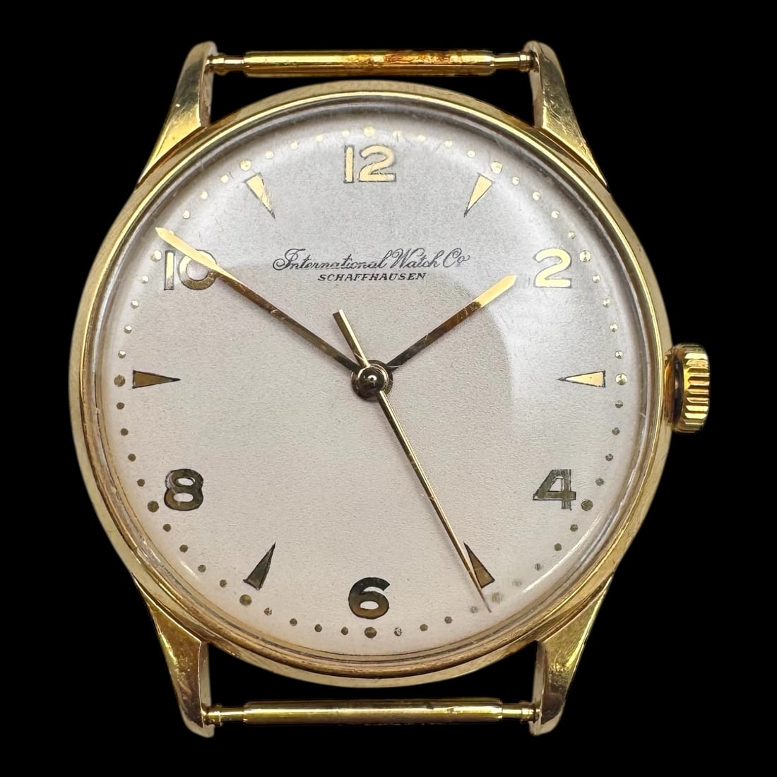 IWC Schaffhausen 18k Yellow Gold Mens 33mm Wristwach: IWC Schaffhausen 18k Yellow Gold Mens Wristwach. Working. It is the Buyer's responsibility to inspect each lot and deem their own opinions on condition, description, provenance, and validity BEFORE pu