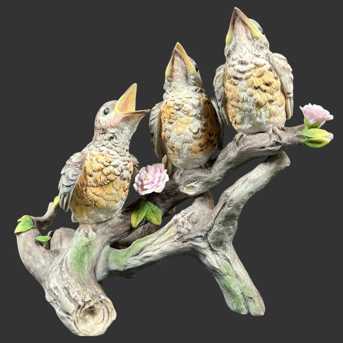 Boehm Robin Fledglings Porcelain Figurine (1 of 8)