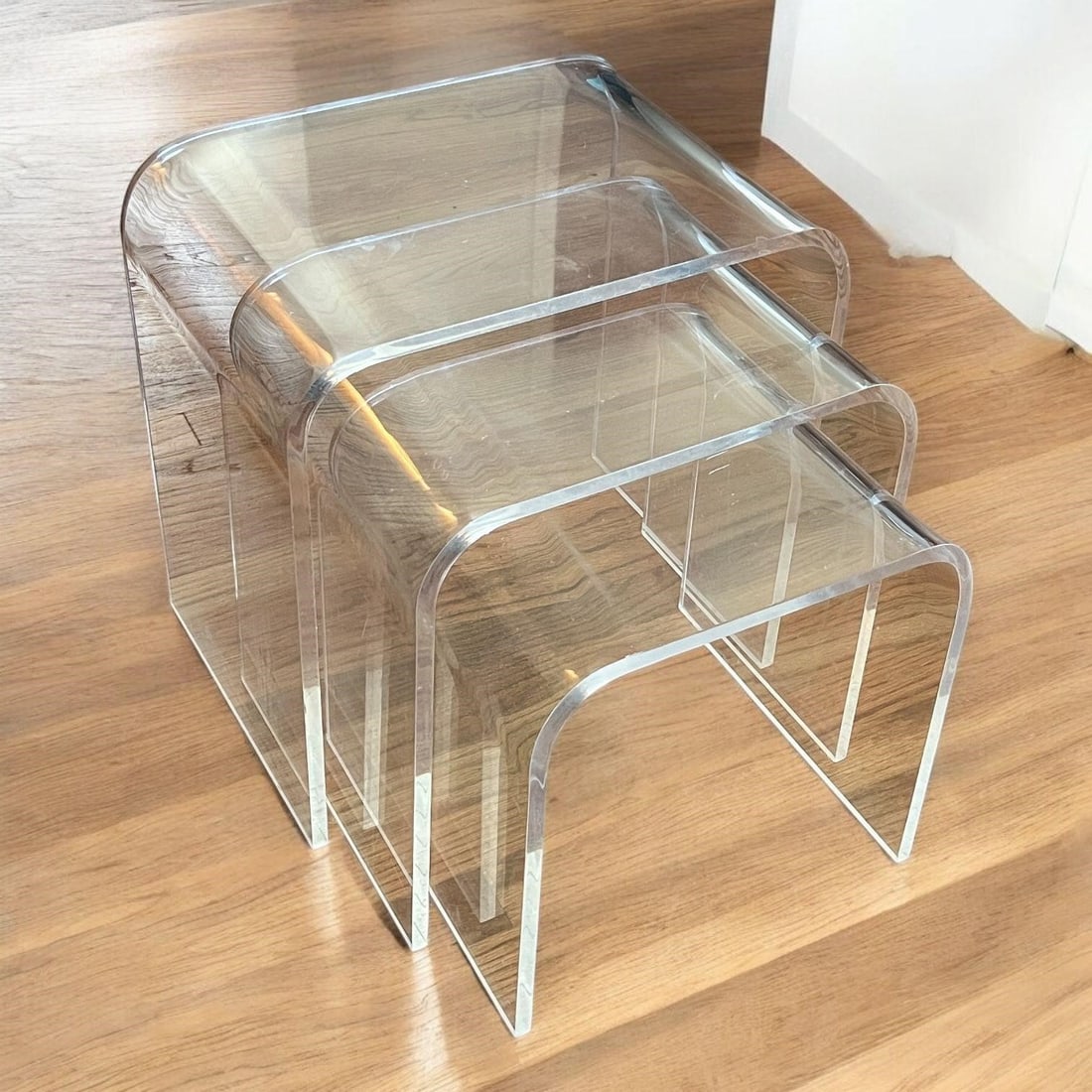MCM Lucite Waterfall Nesting Tables, Set of Three (1 of 6)