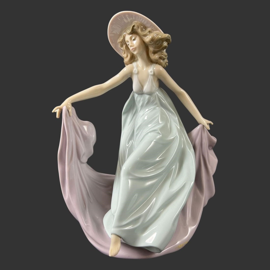Lladro Spain Porcelain Figurine #5662 'May Dance' (1 of 6)