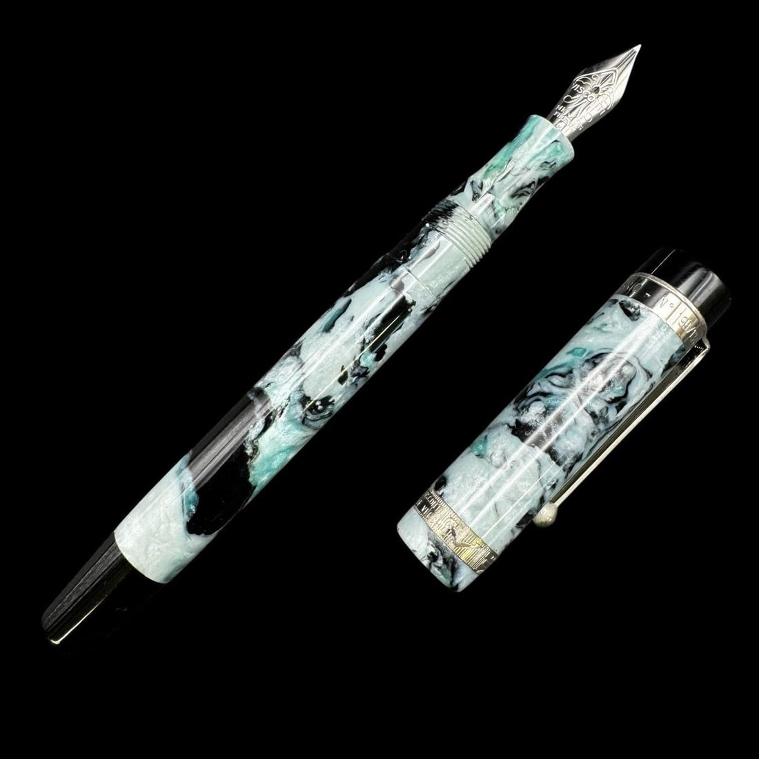 Visconti Pontevecchio 14k Fountain Pen (1 of 6)