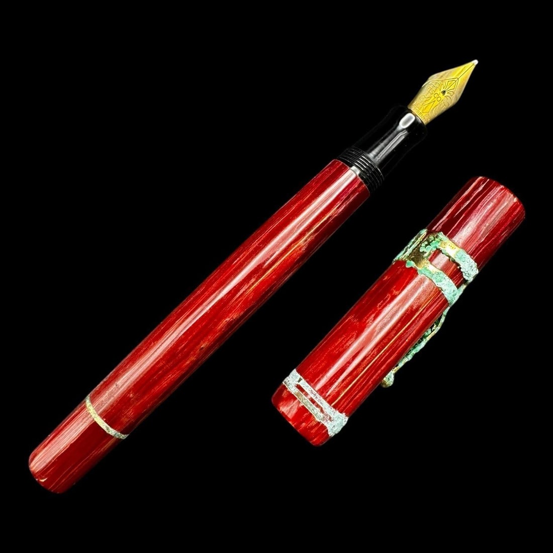 Visconti Caravel Santa Maria Red 18k Fountain Pen (1 of 5)