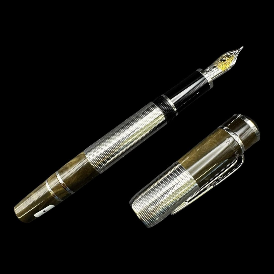 2007 Montblanc 18k William Faulkner Fountain Pen (1 of 6)