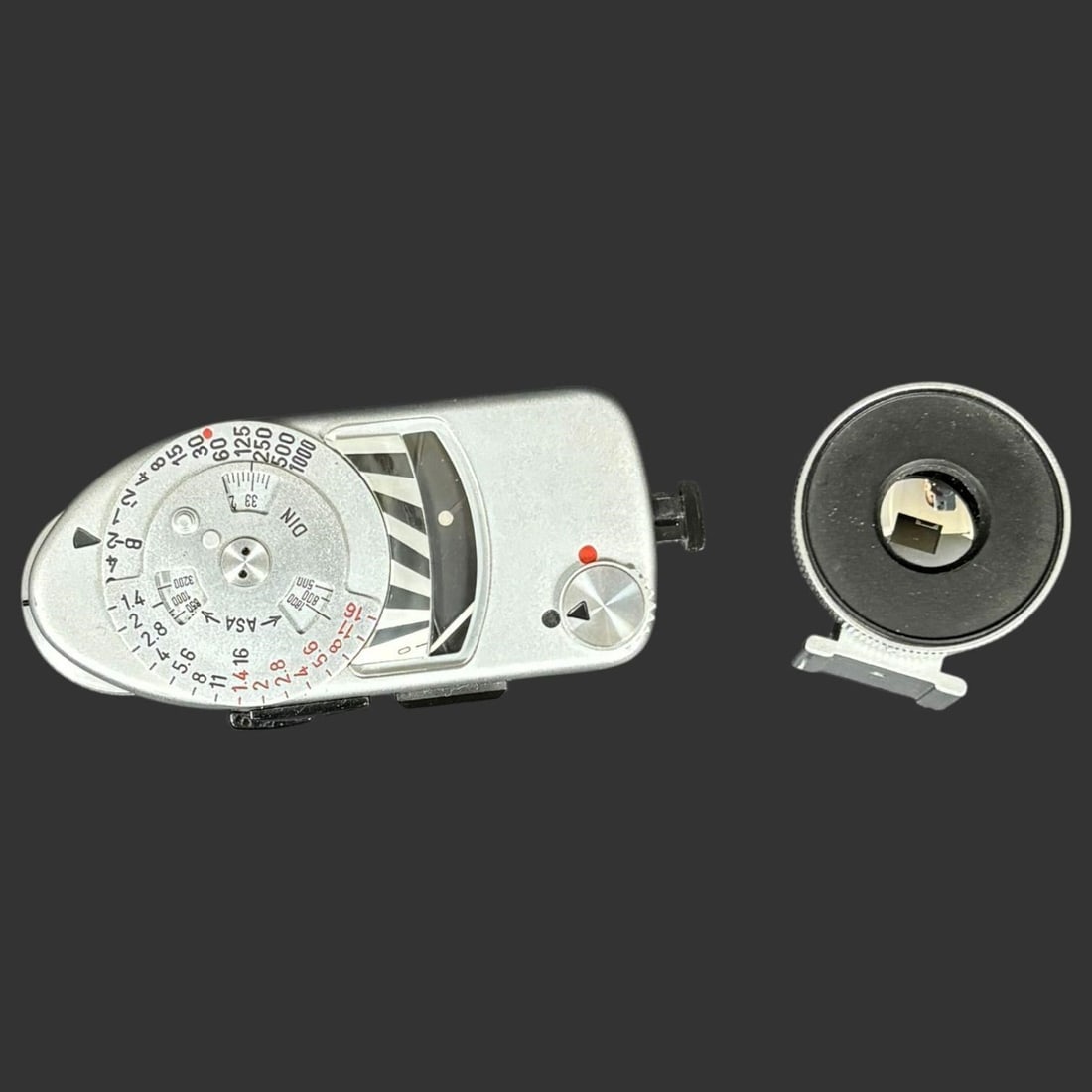 Leica M2 Rangefinder Camera & Accessories - 17