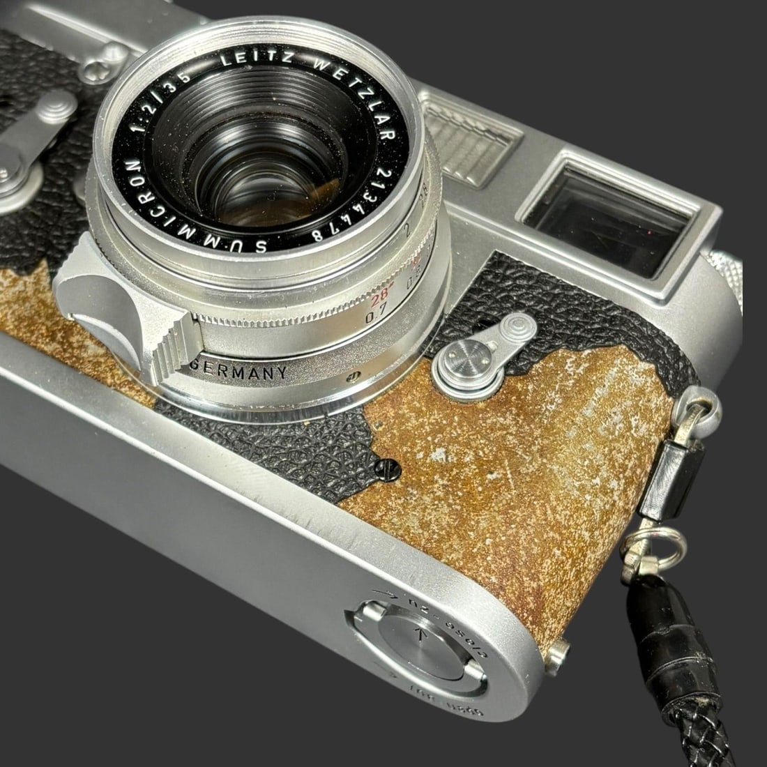 Leica M2 Rangefinder Camera & Accessories - 8
