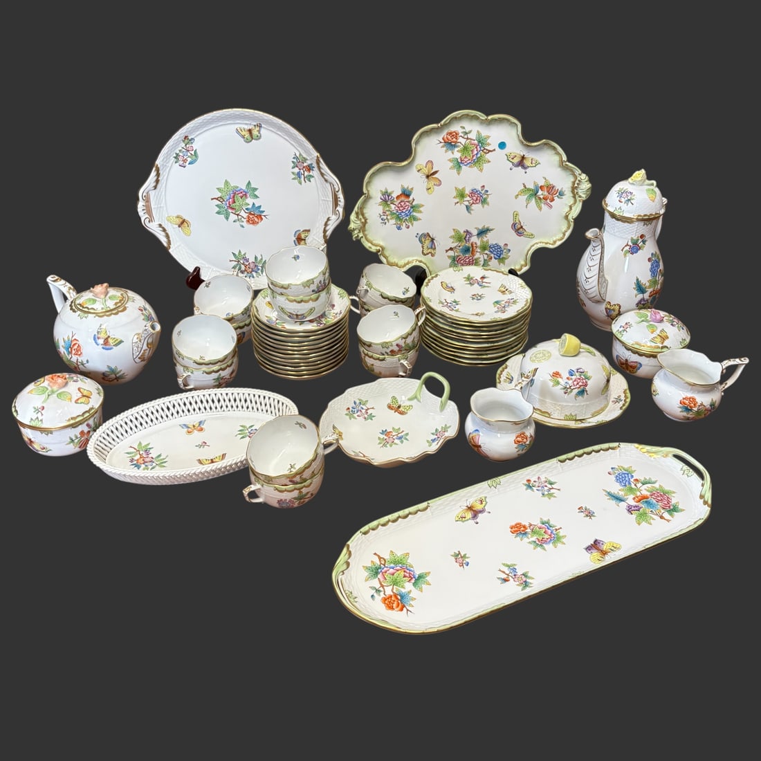 48 pcs Herend Hungary Queen Victoria (VBO) Porcelain Set (1 of 9)