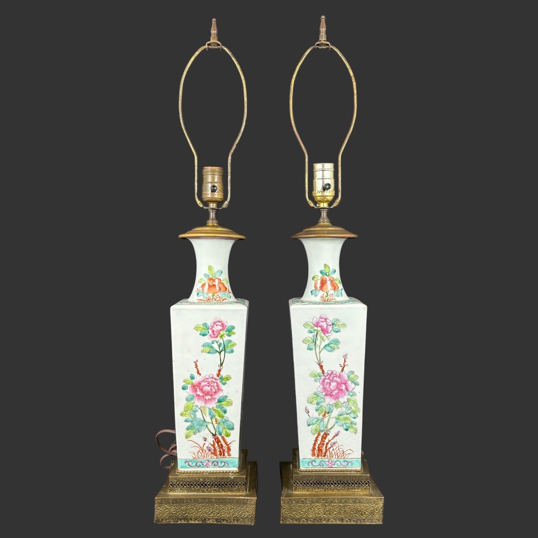 Pair of Chinese Famille Rose Porcelain Table Lamps (1 of 4)