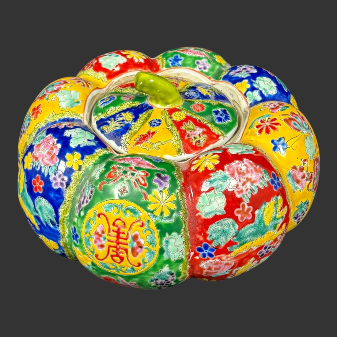 Chinese Famille Verte Pumpkin-Form Covered Jar (1 of 8)