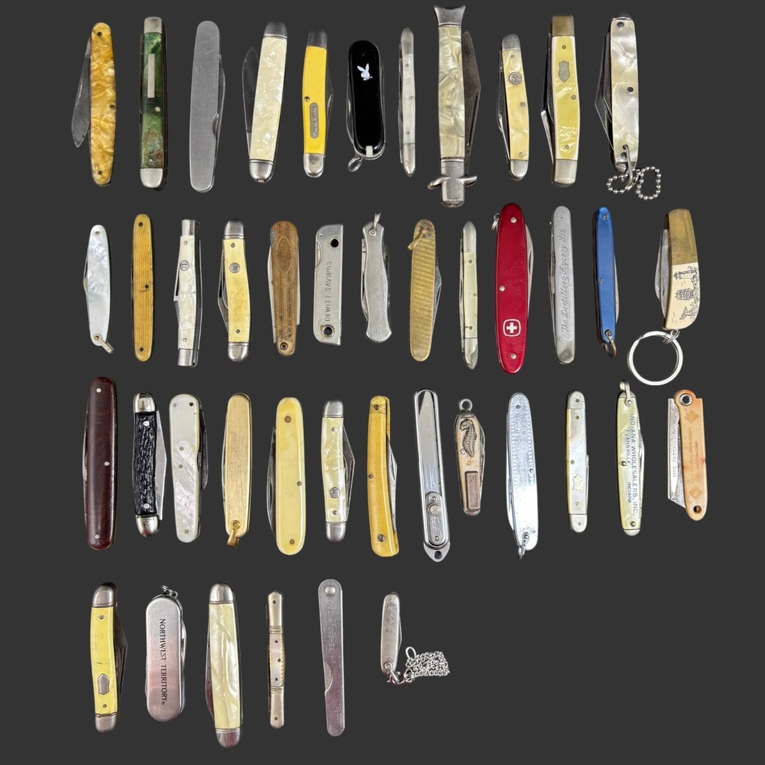 Lot of 43 Vintage Folding Pocket Knives: This
