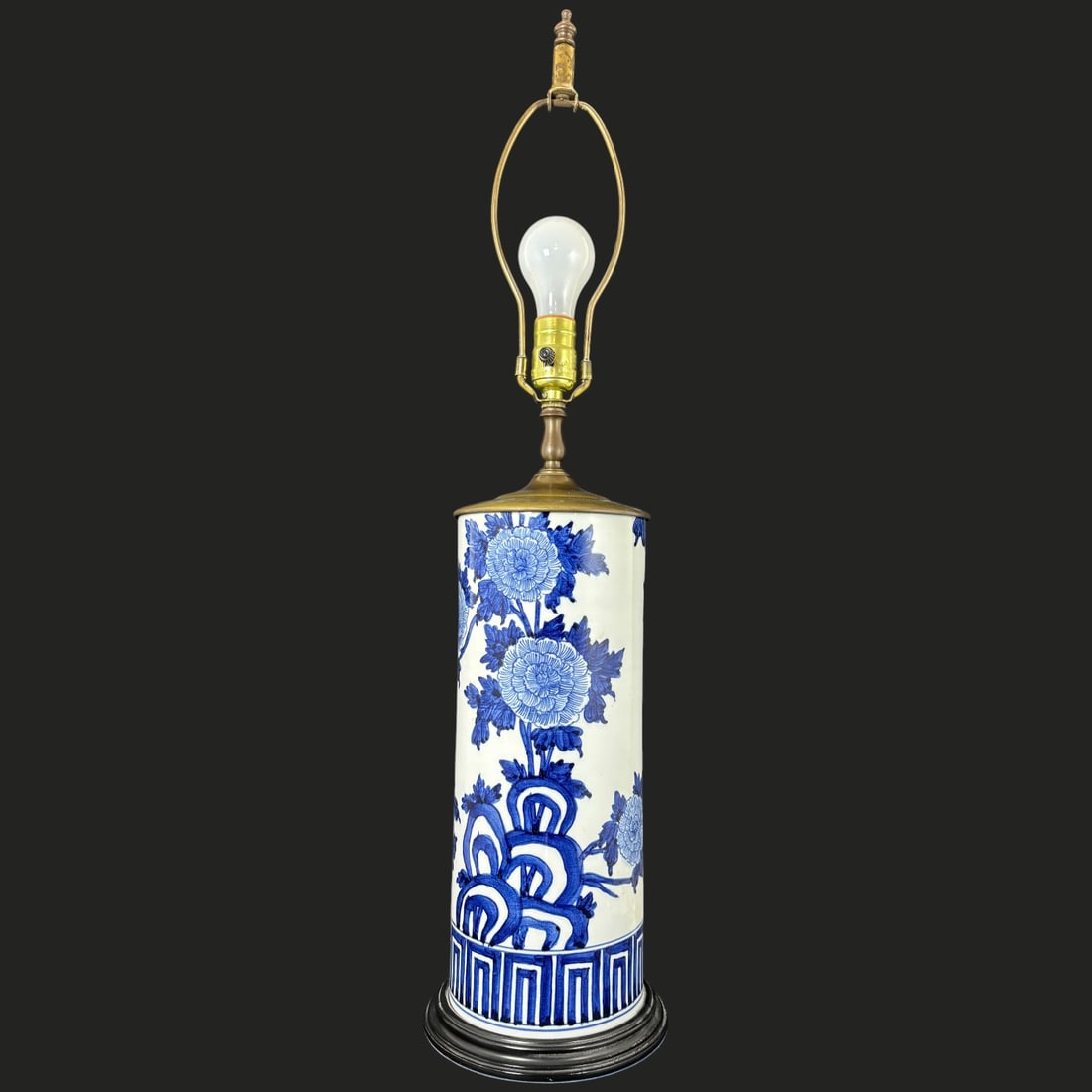 Chinese Blue and White Porcelain Cylinder Table Lamp