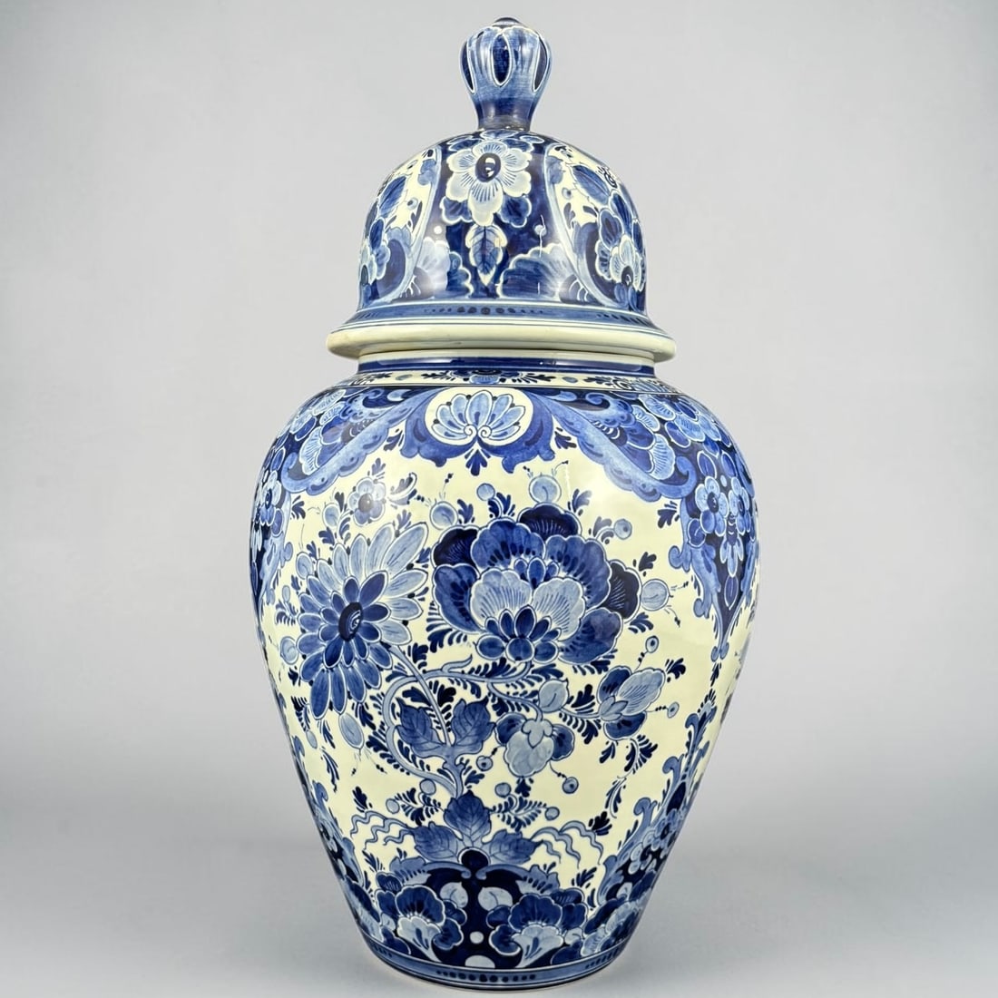 Antique Regina Delft Holland Blue Covered Ginger Jar (1 of 12)