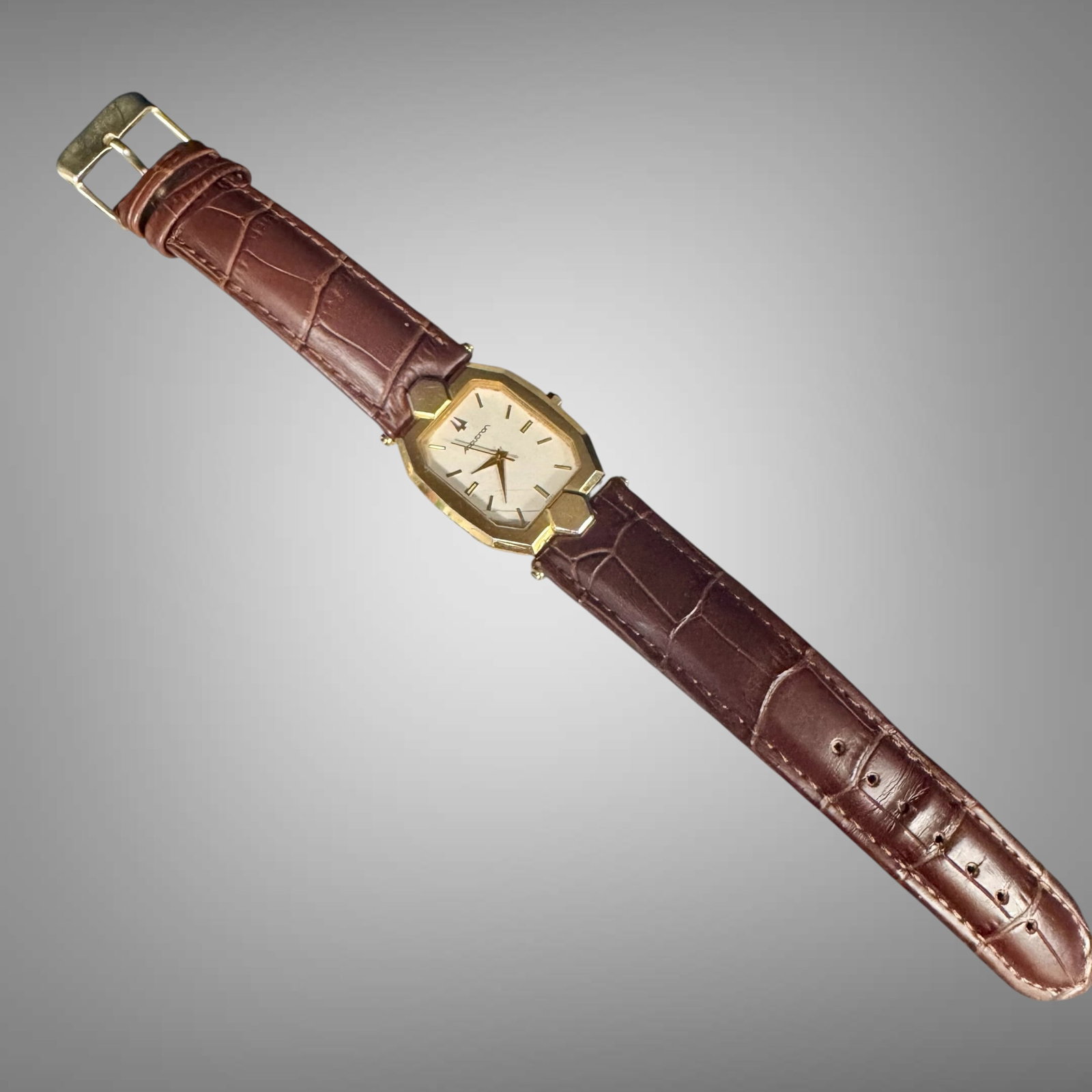 Vintage Bulova Accutron Wristwatch Gold Tone Octagonal Case (1 of 5)