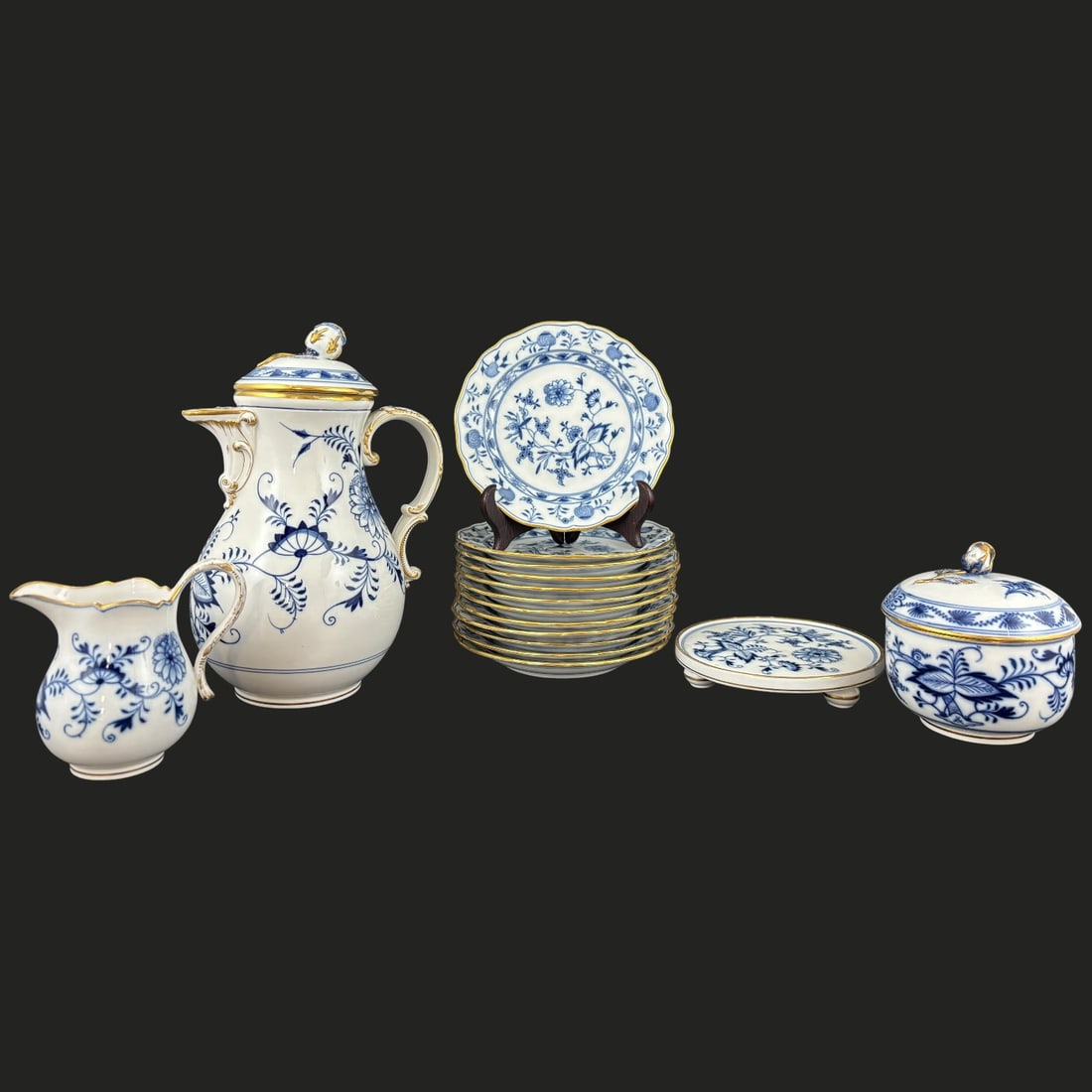 16-Piece German Meissen Blue Onion Porcelain Coffee/Tea Service (1 of 14)