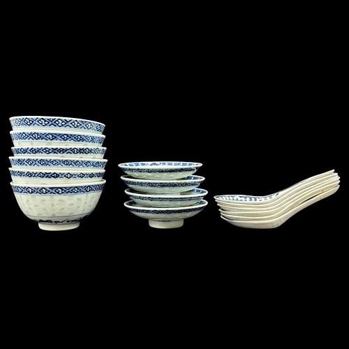 Chinese Blue and White Porcelain Rice Bowl, Saucer & Spoon Set: A decorative 16-piece Chinese porcelain table service set featuring six rice bowls, four shallow saucers, and six soup spoons, each decorated in underglaze blue on a pale celadon-white ground. The pie