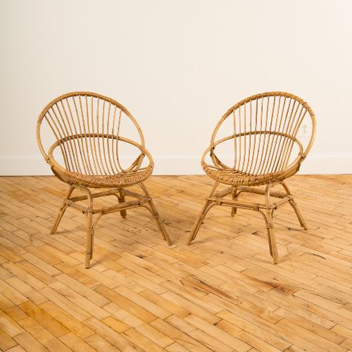 PAIR FRENCH CURVED BACK RATTAN CHAIRS CIRCA 1960. (1 of 4)