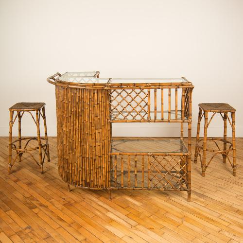 Vintage store rattan bar