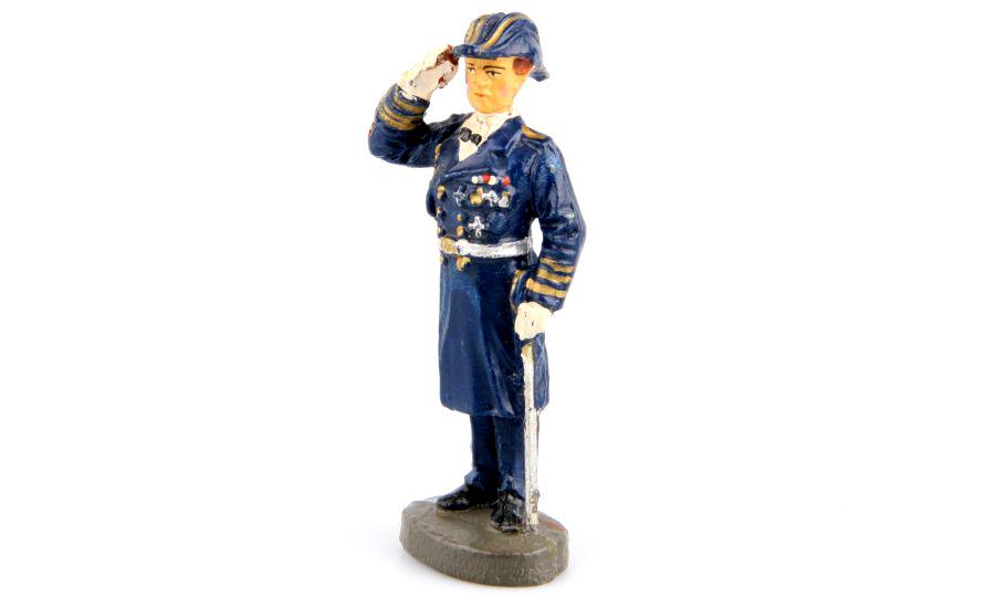 1 German Grand Admiral Raeder, Elastolin, manufactured: 1 Raeder (Großadmiral), Elastolin, 7,5 cm-Größe, originale Bemalung, leicht berieben, kleine Risse, K2, Massefigur, passend zu Figuren von Lineol, Elastolin, Tipple Topple, Plastinol, T