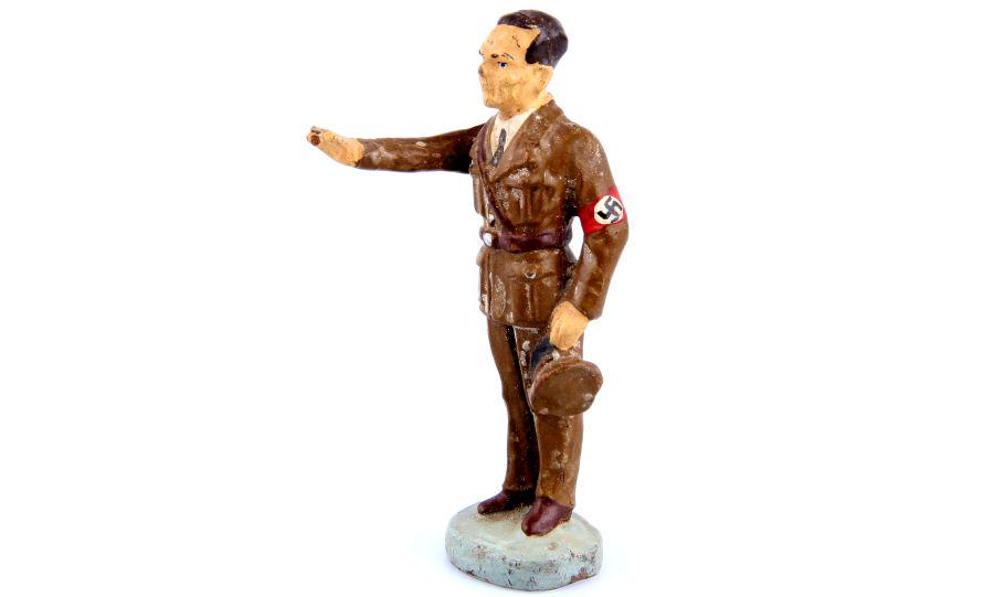 1 German Minister Goebbels, Elastolin, manufactured: 1 Goebbels stehend mit beweglichem Arm, braune Uniform, Elastolin, 7,5 cm-Größe, originale Bemalung, leicht berieben, kleine Risse, K2, Massefigur, passend zu Figuren von Lineol, Elastolin, 