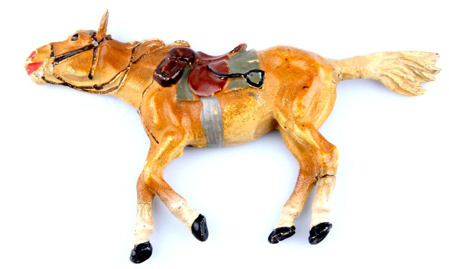 1 dead horse, Lineol, manufactured around 1938, rare!: 1 totes Pferd, Lineol, 7,5 cm-Größe, originale Bemalung, leicht farblich fachmännisch ausgebessert, mäßig berieben, kleine Risse, K2-, Massefigur, passend zu Figuren von Lineo