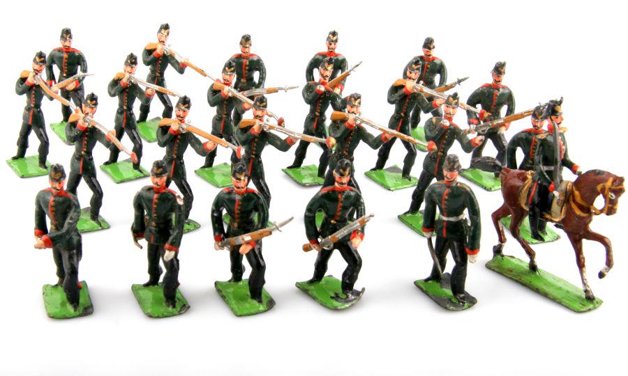 German Empire around 1900, military hunters,: Preußen um 1900, Jäger im Sturm und Feuer, Heyde, im Originalkarton Nr. 169 (dieser stark beschädigt, Boden lose), Höhe Fußer ca. 5 cm (Größe 2), Originalbemalung, k