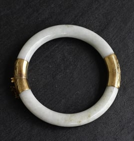 Vintage 14K Gold & White Jade Bangle Bracelet 44.91g 3 5/8" Diameter