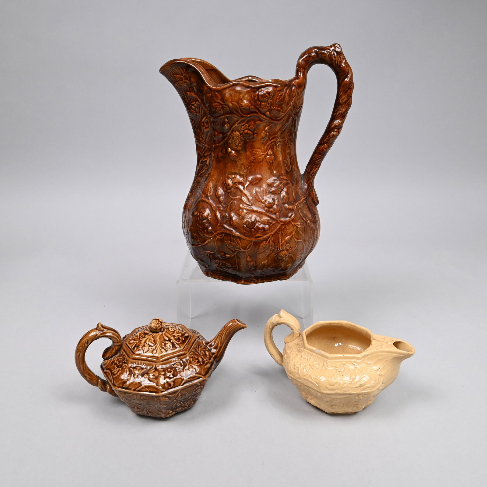 American Pottery Co. 'Daisies' Teapot & Cream Jug (1 of 20)