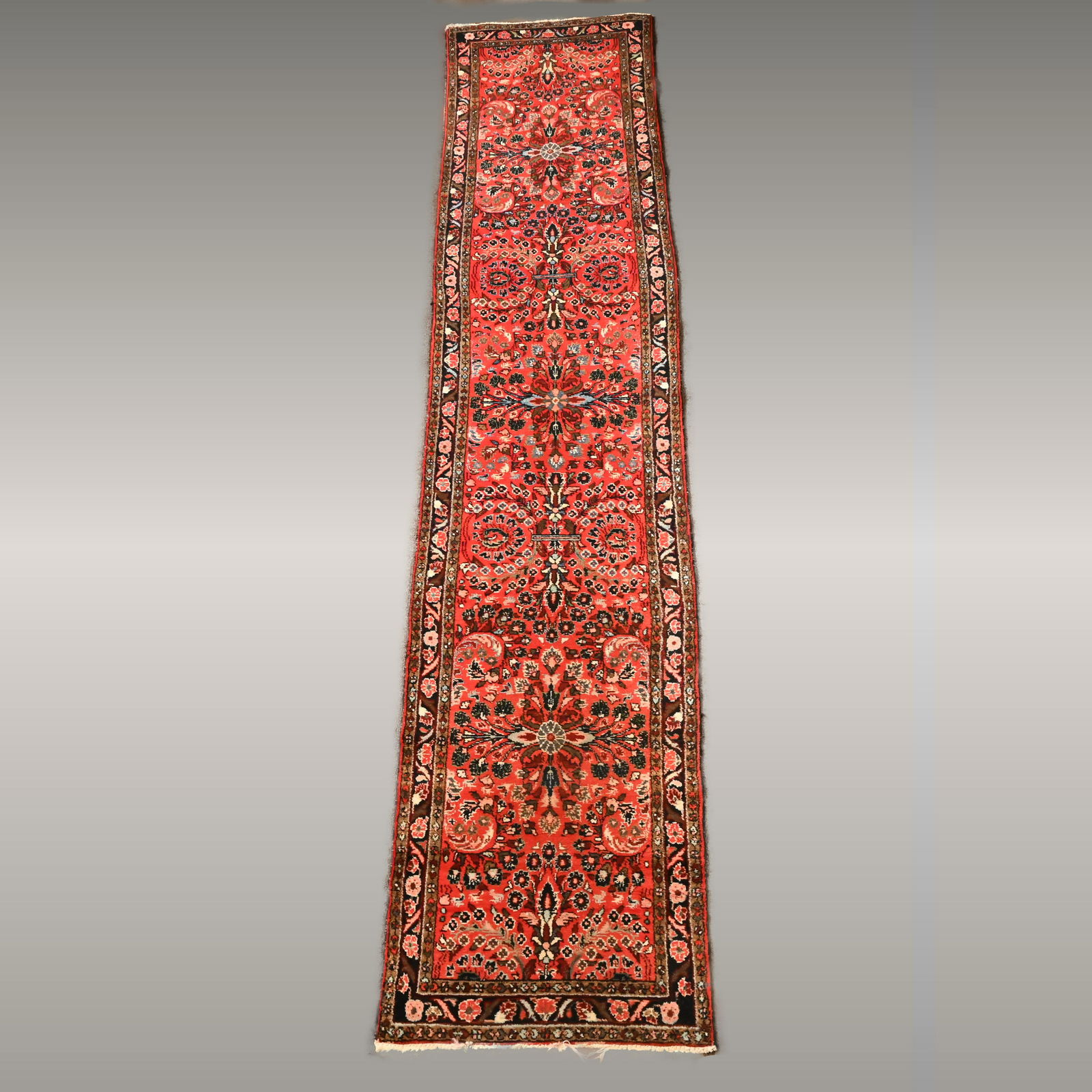 Dergazine Runner (1 of 3)