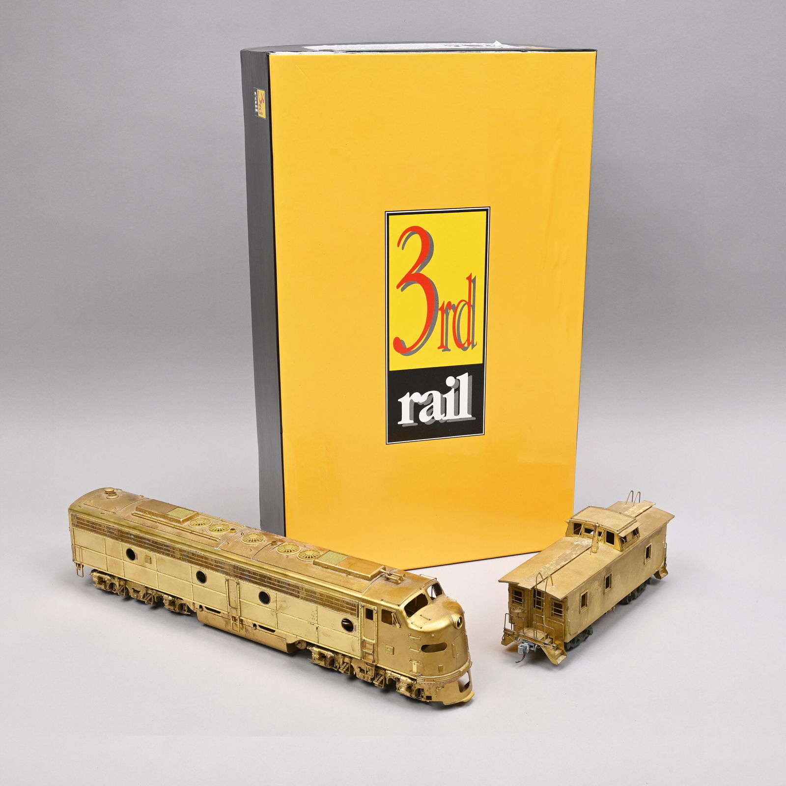 Boston & ME Berkshire Engine & Caboose, 3rd Rail: Boston & Maine Berkshire "O" Scale Brass 2-8-4 #4015 Locomotive and Caboose, 3rd Rail Division of Sunset Models, Campbell, California. Locomotive: H: 3.75 in., W: 17.875 in., D: 2.75 in. Box: H: 20.25