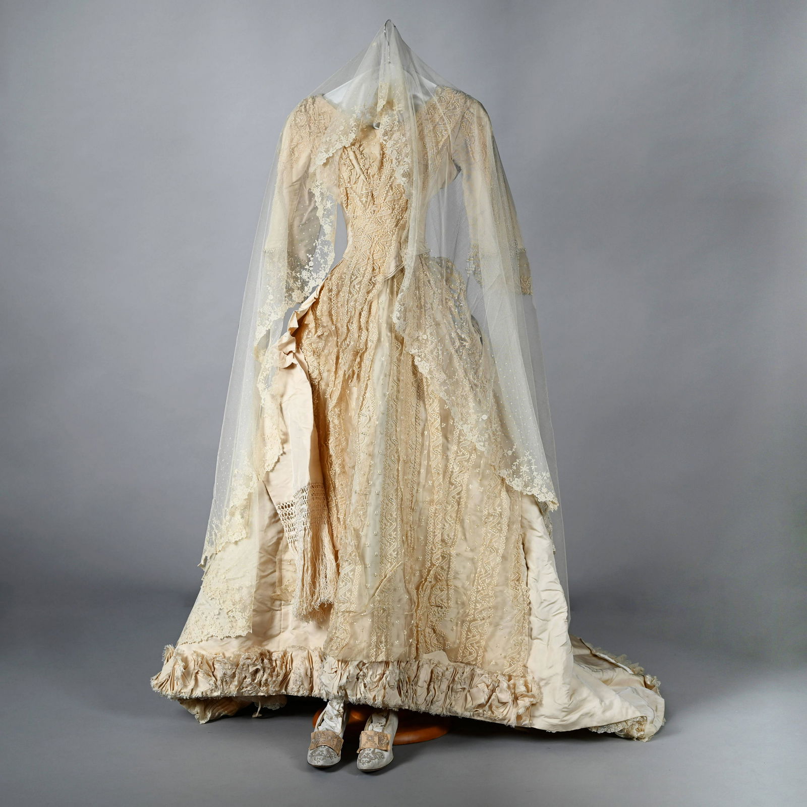 Candlelight Silk Wedding Gown, Veil & Pair Shoes (1 of 8)